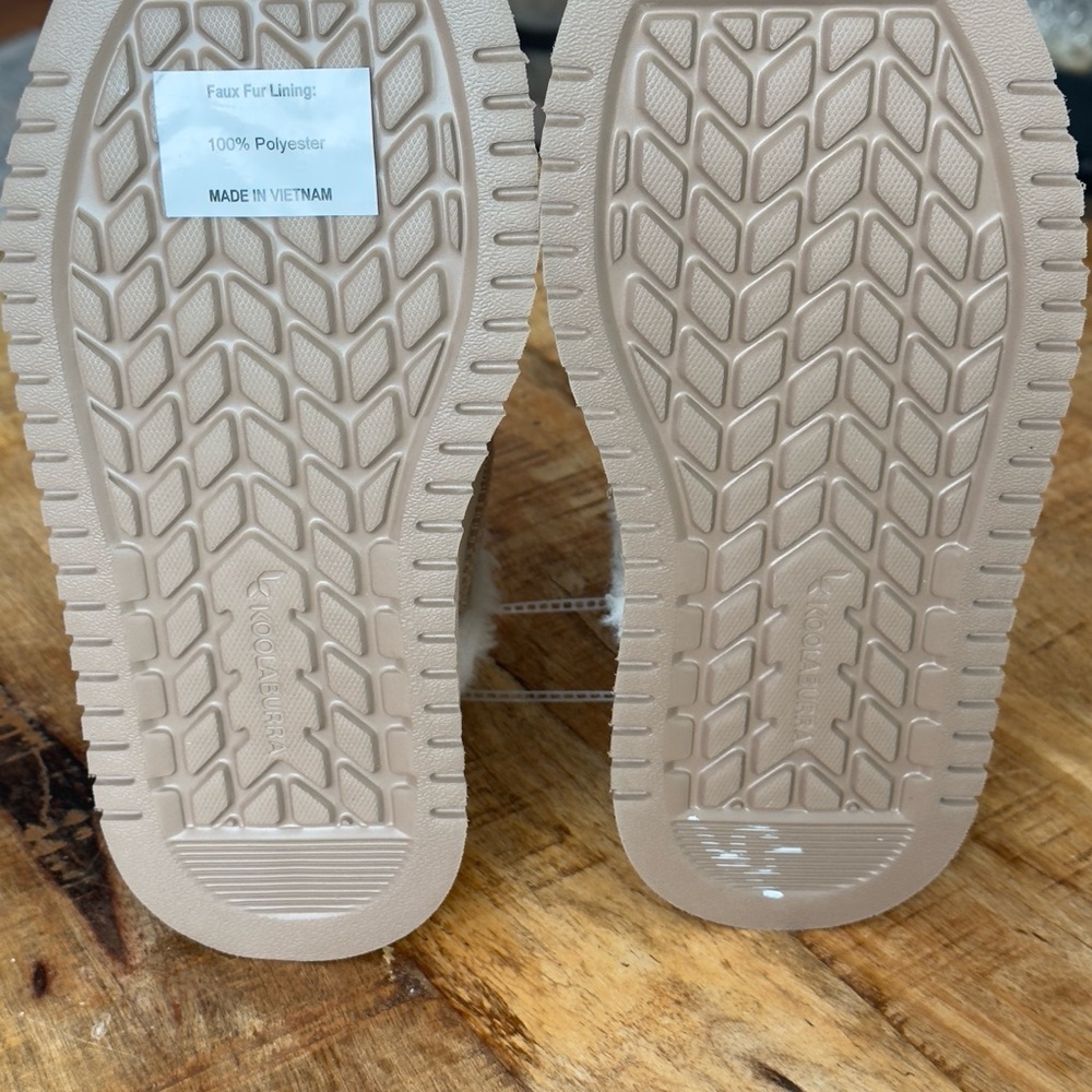 NEW Koolaburra Tan Winter Boots with Plush Lining - Picture 5 of 8
